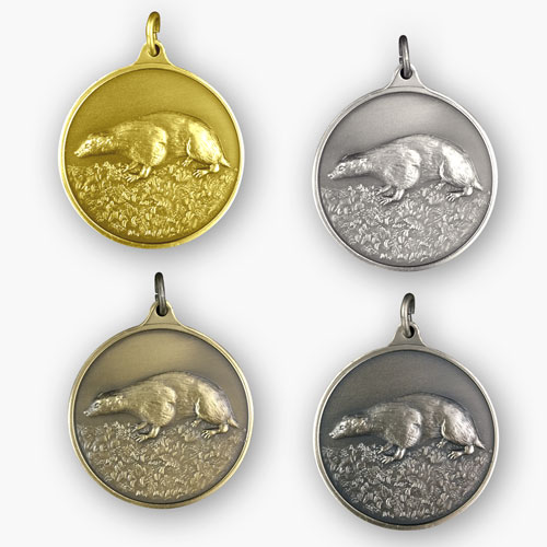 Jagdmedaille – Motiv DACHS in 4 Farbvarianten